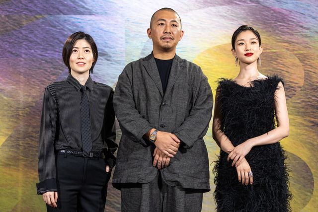 河合優実が美しいドレス姿で授賞式に！映画『旅と日々』ロカルノ国際映画祭で最高賞獲得（7枚目）