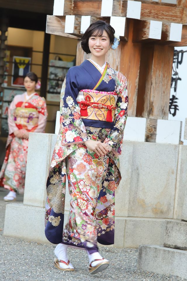 テラハ美女Niki、小室安未も！エイベックス・マネジメント晴れ着撮影会（3枚目）