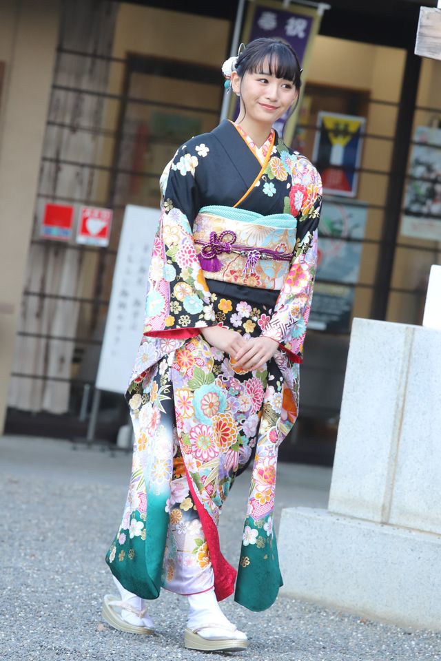 テラハ美女Niki、小室安未も！エイベックス・マネジメント晴れ着撮影会（22枚目）