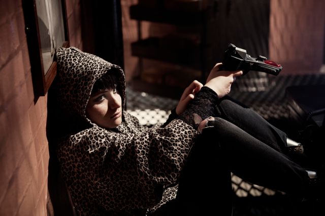 ジェシー・アイゼンバーグ×ミア・ワシコウスカ『嗤う分身』フォトギャラリー（8枚目）