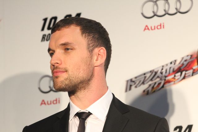 佐々木希、歓迎！『トランスポーター』新星エド・スクレイン来日イベントフォトギャラリー（10枚目）