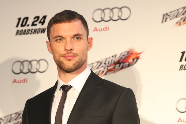 佐々木希、歓迎！『トランスポーター』新星エド・スクレイン来日イベントフォトギャラリー（12枚目）