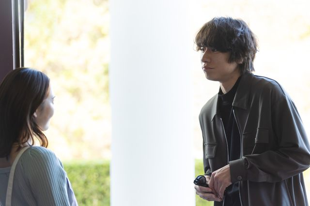 麻生久美子＆塩野瑛久「魔物」場面写真　弁護士と容疑者の禁断の愛…（10枚目）