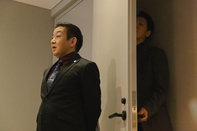 麻生久美子＆塩野瑛久「魔物」場面写真　弁護士と容疑者の禁断の愛…（11枚目）