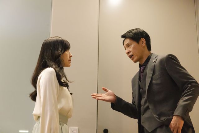 麻生久美子＆塩野瑛久「魔物」場面写真　弁護士と容疑者の禁断の愛…（12枚目）