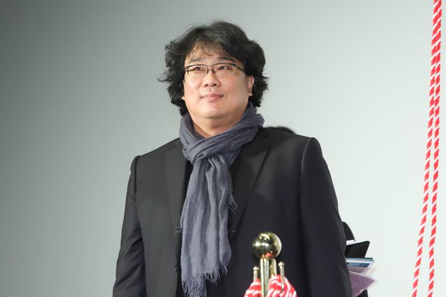 【14枚】草なぎ剛、尊敬するソン・ガンホに深くお辞儀&握手！（14枚目）