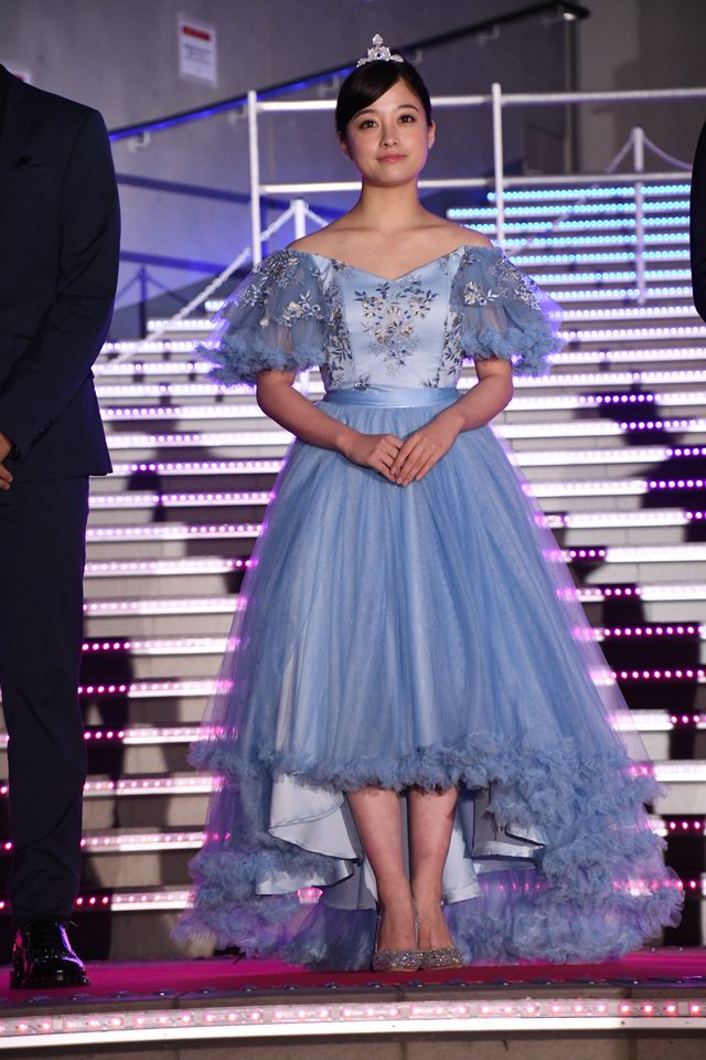 片寄涼太、シンデレラ橋本環奈をエスコート！『午前0時、キスしに来てよ』（10枚目）