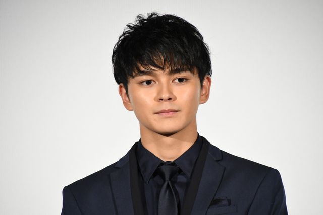 片寄涼太、シンデレラ橋本環奈をエスコート！『午前0時、キスしに来てよ』（50枚目）