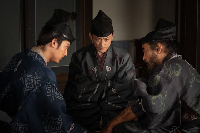 「鎌倉殿の13人」三浦義村、襟に触れたら要注意!?（2枚目）