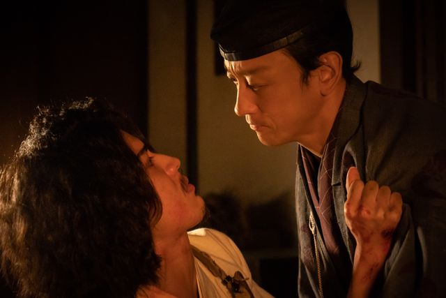 「鎌倉殿の13人」三浦義村、襟に触れたら要注意!?（5枚目）