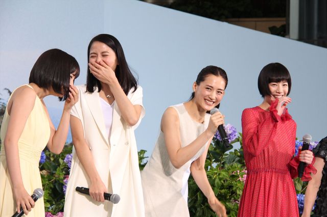 綾瀬×長澤×夏帆×すず“4姉妹”登場！『海街diary』完成披露フォトギャラリー：フォトギャラリー