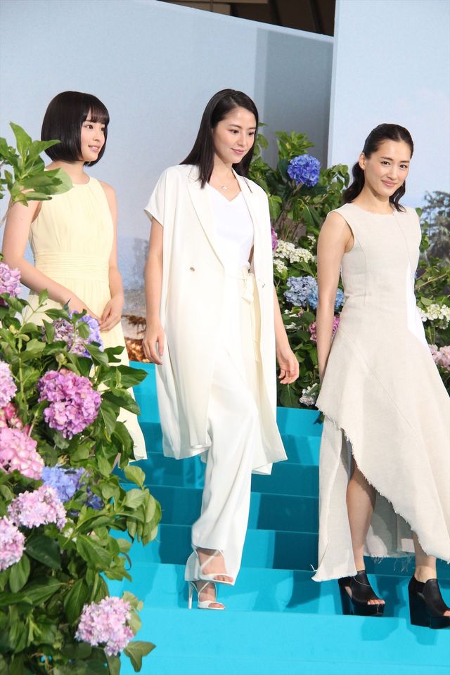 綾瀬×長澤×夏帆×すず“4姉妹”登場！『海街diary』完成披露フォトギャラリー（5枚目）
