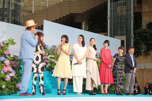 綾瀬×長澤×夏帆×すず“4姉妹”登場！『海街diary』完成披露フォトギャラリー（16枚目）