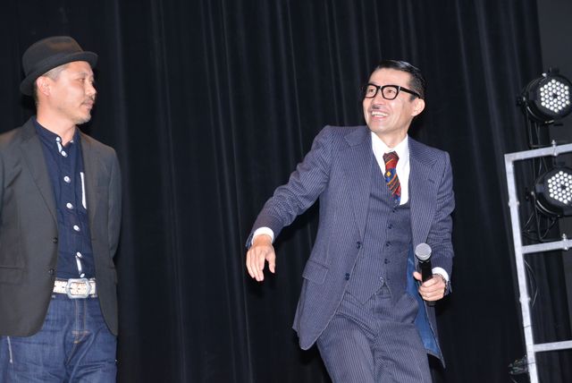 お笑いコンビ・イワイガワの岩井ジョニ男、ヤンキー映画出演を出川哲朗と喜ぶもラブホの店長役に落胆！　画像ギャラリー（4枚目）