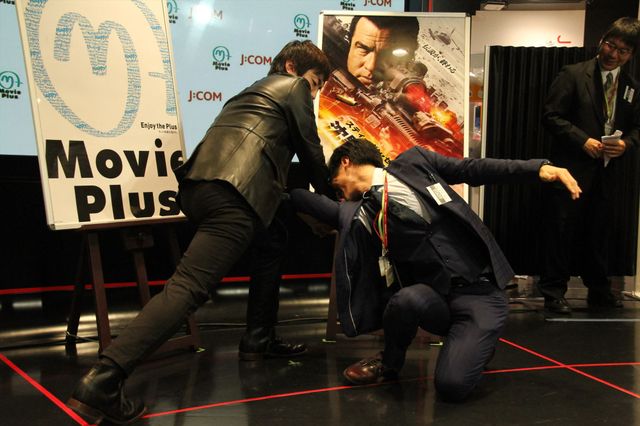 芥川賞作家・羽田圭介が登場！「セガール川柳コンテスト」記者発表会ギャラリー（5枚目）