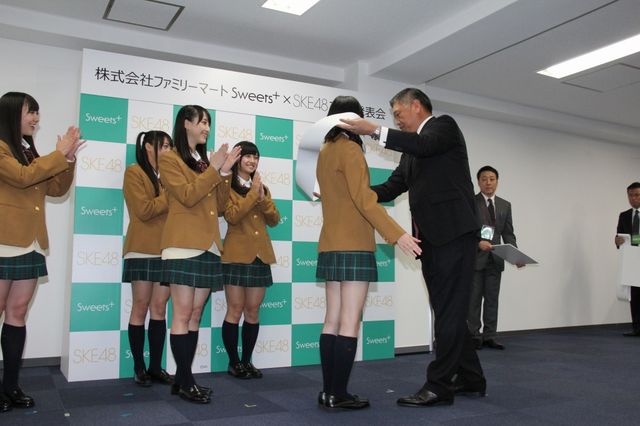 SKE48ダブル松井、超ミニスカ!写真ギャラリー