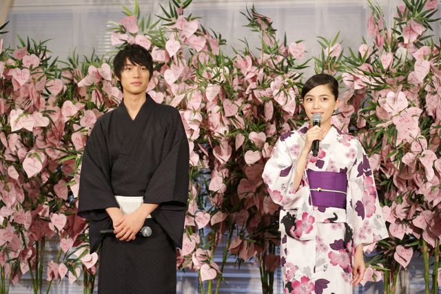 川口春奈＆福士蒼汰の浴衣姿！写真ギャラリー（2枚目）