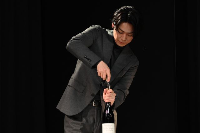 亀梨和也、ドラマ版から16年ぶりに神咲雫を再演！アニメ「神の雫」制作発表会見（9枚目）