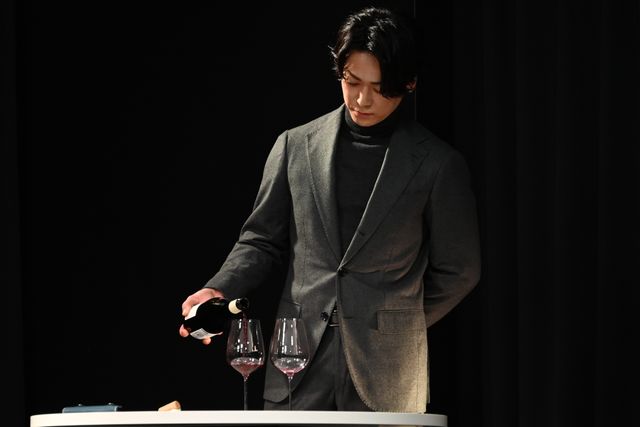 亀梨和也、ドラマ版から16年ぶりに神咲雫を再演！アニメ「神の雫」制作発表会見（11枚目）