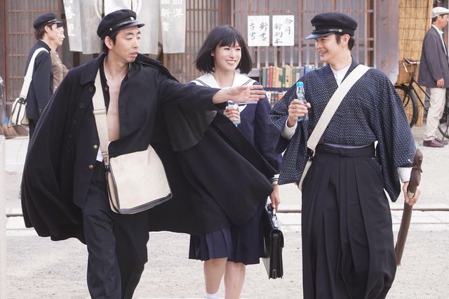 深田恭子、黒髪セーラー服がキュート！「ルパンの娘」で学生姿：フォトギャラリー