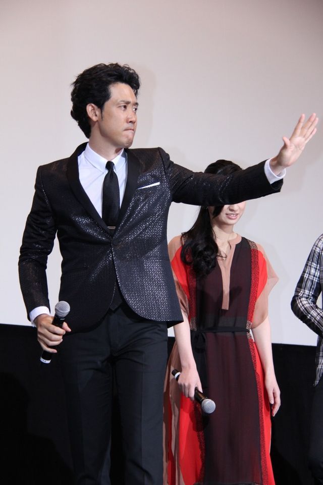 映画『探偵はBARにいる2』初日舞台あいさつフォトギャラリー（4枚目）