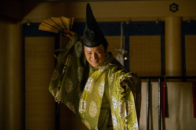 道長（柄本佑）の異母兄・道綱（上地雄輔）…大河ドラマ「光る君へ」第5回の場面写真：フォトギャラリー