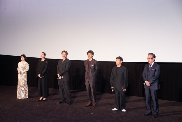 田中圭、小池栄子、宮澤エマ、梶原善、松山ケンイチらズラリ！『三谷幸喜「おい、太宰」劇場版』舞台挨拶（17枚目）
