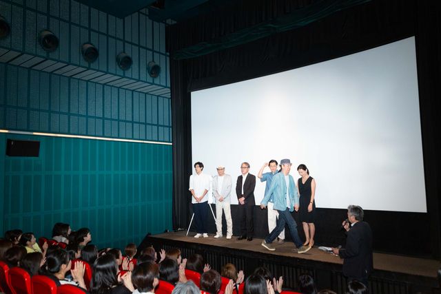 井浦新、戸田菜穂、佐野史郎ら登壇『返還交渉人　いつか、沖縄を取り戻す』初日舞台あいさつ（16枚目）