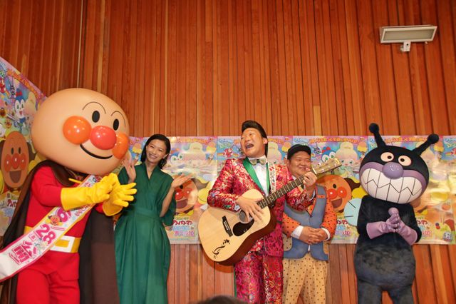 榮倉奈々＆ANZEN漫才が“アイスの日”に公開アフレコ（8枚目）