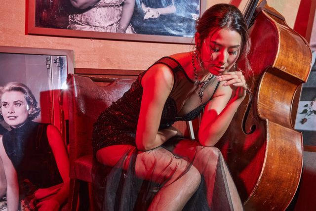 美しい…！すみれをレスリー・キーが撮り下ろした『月のこおり』劇中写真：フォトギャラリー