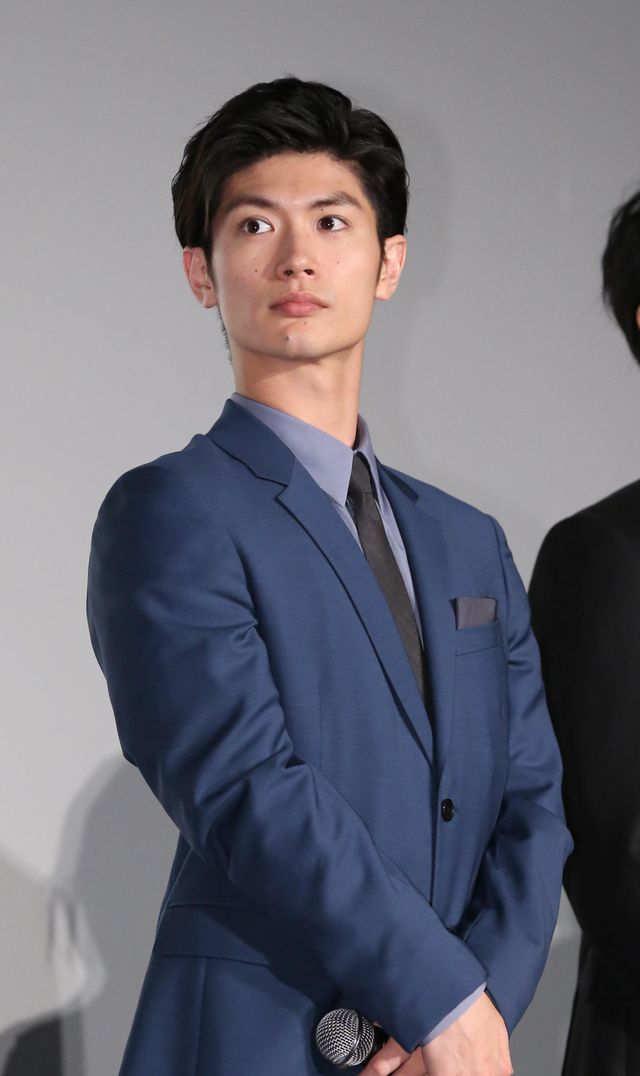 三浦春馬、スーツ姿がカッコイイ！：フォトギャラリー｜シネマ