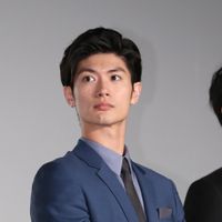 フォトギャラリー 三浦春馬 スーツ姿がカッコイイ シネマトゥデイ