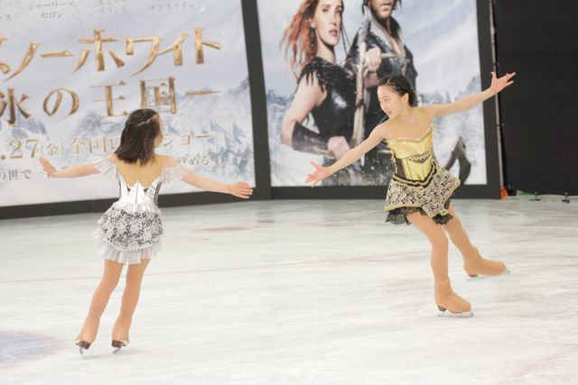 本田望結、妹と一緒にフィギュア演技！『スノーホワイト／氷の王国』イベント ギャラリー（2枚目）