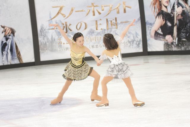 本田望結、妹と一緒にフィギュア演技！『スノーホワイト／氷の王国』イベント ギャラリー（3枚目）