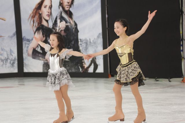 本田望結、妹と一緒にフィギュア演技！『スノーホワイト／氷の王国』イベント ギャラリー（11枚目）