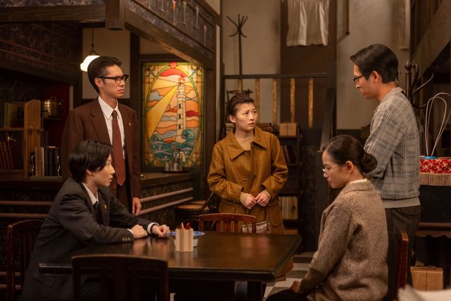 「笹竹」で笑顔を見せる多岐川（滝藤賢一）…「虎に翼」第24週「女三人あれば身代が潰れる？」第117回（5枚目）