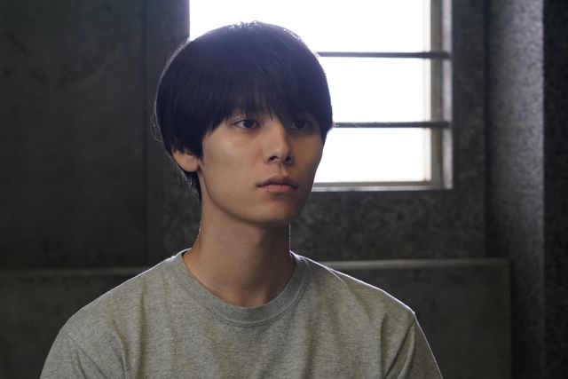 成田凌主演ドラマ「降り積もれ孤独な死よ」第一話先行カット（2枚目）