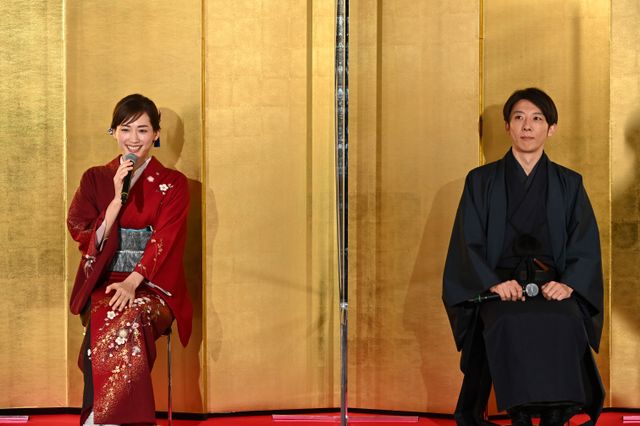 綾瀬はるか＆高橋一生、美しい和服で登場！阿佐ヶ谷神明宮で日曜劇場「天国と地獄」会見（10枚目）