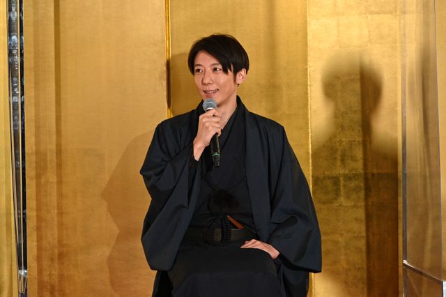 綾瀬はるか＆高橋一生、美しい和服で登場！阿佐ヶ谷神明宮で日曜劇場「天国と地獄」会見（15枚目）