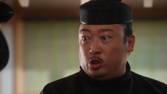 「癒やし」と話題！頼通（渡邊圭祐）＆実資（秋山竜次）　第38回「光る君へ」場面写真（5枚目）