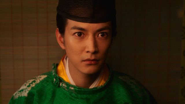 「癒やし」と話題！頼通（渡邊圭祐）＆実資（秋山竜次）　第38回「光る君へ」場面写真（7枚目）