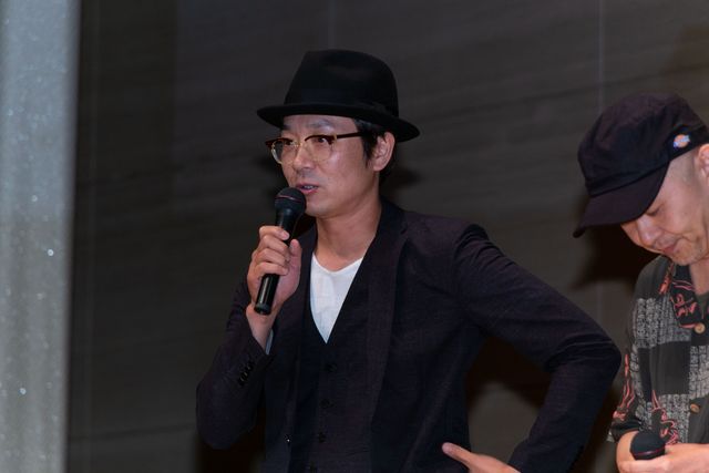 安田顕、『愛しのアイリーン』完成披露でバージンロード歩く（13枚目）