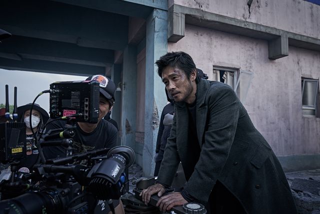 オフショットもあり！『白頭山大噴火』メイキングカット（3枚目）