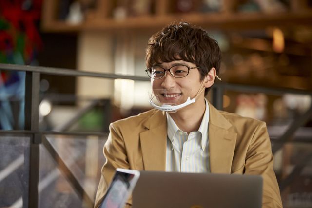 ライアーポーズも！松村北斗＆森七菜『ライアー×ライアー』メイキング写真（4枚目）