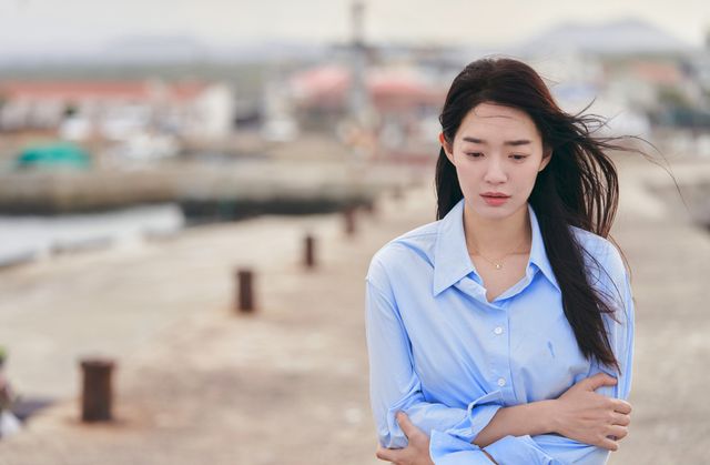 イ・ビョンホン、シン・ミナ、キム・ウビンら出演！「私たちのブルース」場面カット（3枚目）