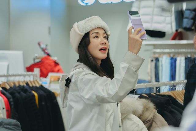 イ・ビョンホン、シン・ミナ、キム・ウビンら出演！「私たちのブルース」場面カット（8枚目）