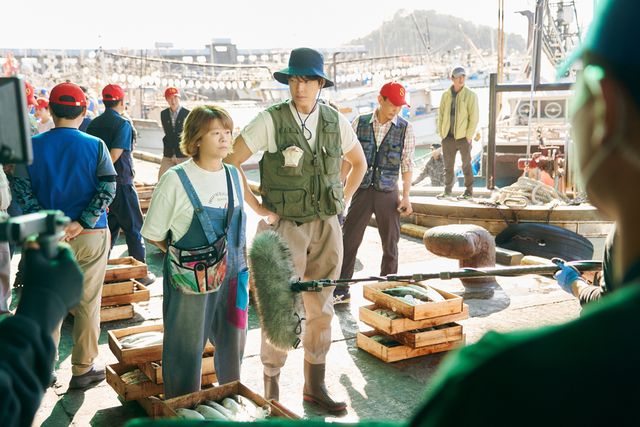 イ・ビョンホン、シン・ミナ、キム・ウビンら出演！「私たちのブルース」場面カット（20枚目）