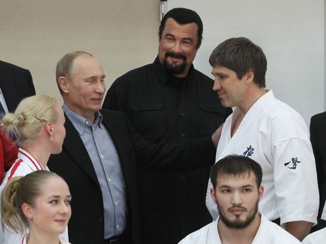 スティーヴン セガール ロシア国籍に プーチン大統領が付与 シネマトゥデイ