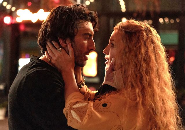 映画『ふたりで終わらせる／IT ENDS WITH US』でのジャスティン・バルドーニとブレイク・ライヴリー