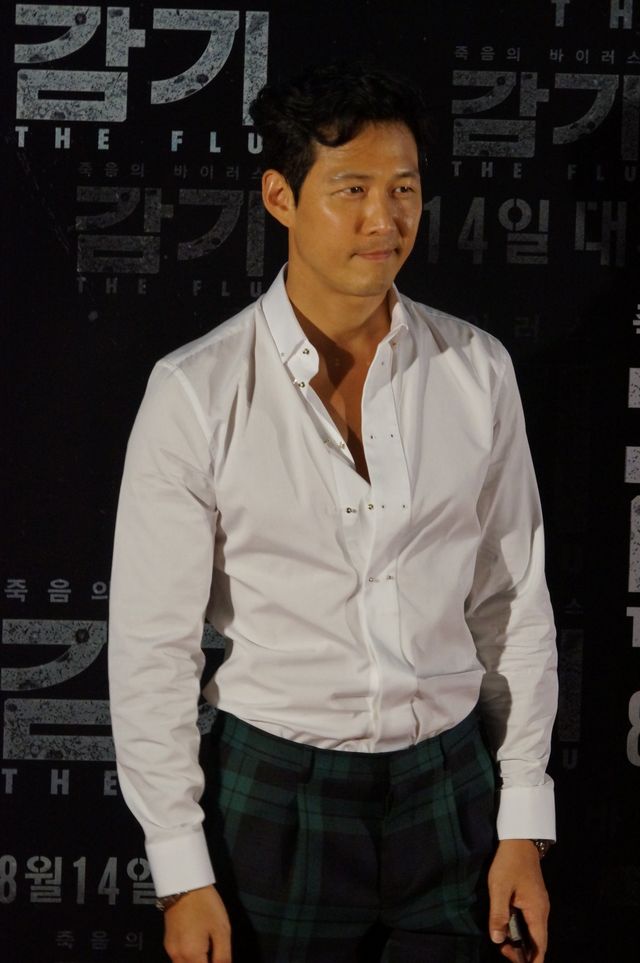 『風邪』VIP試写会、チソン、キム・ウビンら夏らしからぬ長袖姿で大歓声＜韓国JPICTURES＞（8枚目）